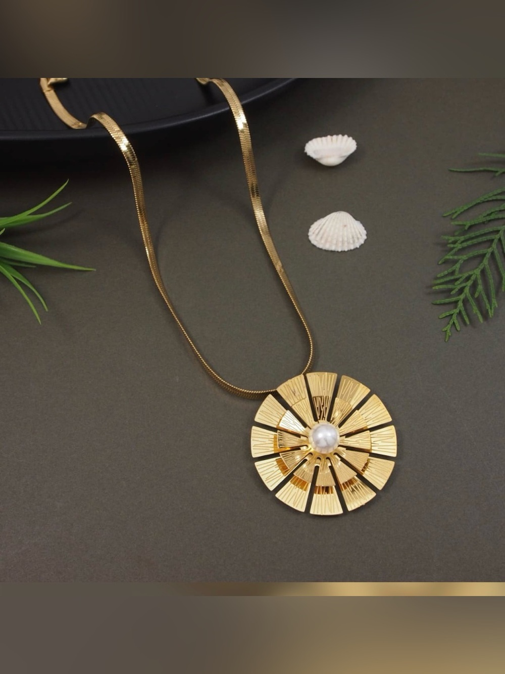 Radiant 18k Gold plated stainless steel Sunburst Necklace with Pearl Center